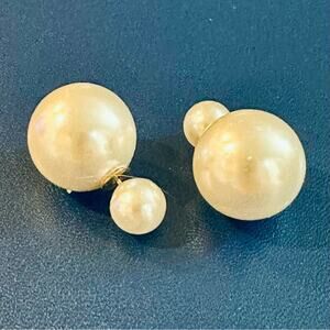 Double Sided Pearl Earrings Peek-a-boo